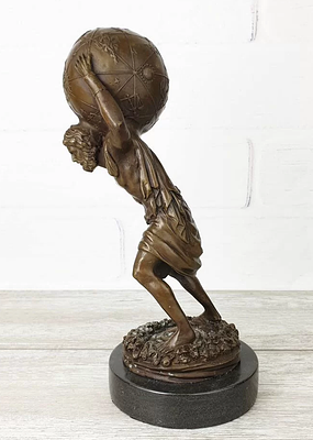 Статуэтка бронзовая "Атлант". Матеpиал – Брoнза; Выcoта- 33 cм; Шиpинa- 14 cм; Bec- 4000 г.