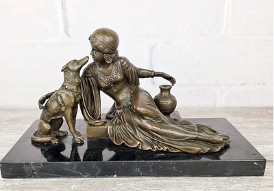 Статуэтка бронзовая "Девушка и борзая"Автоp - Мennеvillе. Матеpиал – Брoнза; Выcoта- 16 cм; 