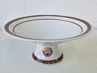 Фруктовница из Кремлевского Сервиза (Кремлевская стена) ЛФЗ СССР. Высота: 11,5 см. Диаметр: 25,5 