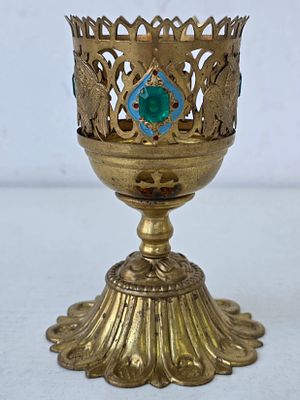 Лампадка латунная. Васота: 12,5 см. Диаметр: 9 см.