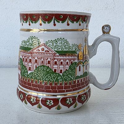 Большая кружка фарфоровая "Москва" , Вербилки. Размер: 11 х 9,5 х 8 см. 
целая, без утрат