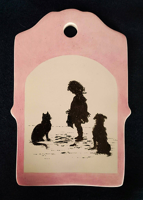 Красивая сырная Доска Силуэты Елизавета Бём фарфор фабр. М.С. Кузнецов. все цело, без утрат