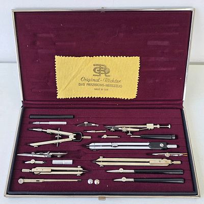 Готовальня Германия Richter. Размер: 30 х 17 см.