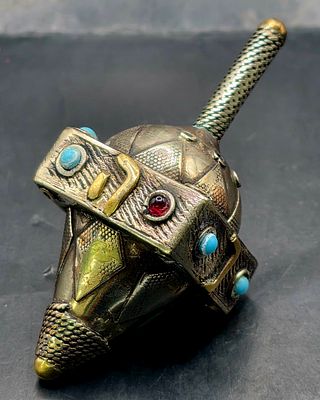 טורקיה (איסטנבול) - סביבון חנוכה קובייתי (Cubic Dreidel), עבודת יד משנות ה־1930, עשוי כסף 700 