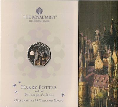 אנגליה - מטבע זיכרון בערך 50 פני (50p) 2023 "הארי פוטר - הוגוורטס (Hogwarts) - 25 שנים של קסם"- 