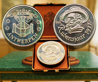 בלגיה - מדליית כסף טהור 999 בהנפקת הנצחה "רובנסיאר - אנטוורפן 1977" - משקל 25 גרם, קוטר: 37 מ"מ 