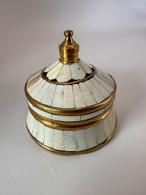 קופסת מתכת פליז מוזהב משולבת חומר אורגני יוקרתי