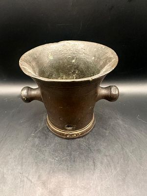 מכתש לתרופות או תבלינים עתיק עשוי ברונזה
משלוח בעלות 150₪