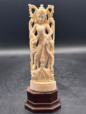 פסל אלה הינדי מגולף מחומר אורגני יוקרתי