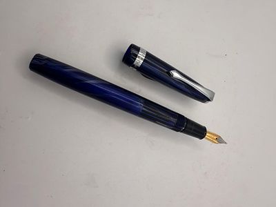 עט נובע צרפתי יוקרתי modele recief depose סגול