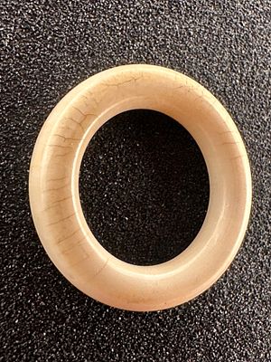 תליון טבעת מגולפת חומר אורגי