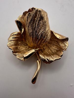 סיכת פרח תוצרת צרפת burma paris מקורית באחריות