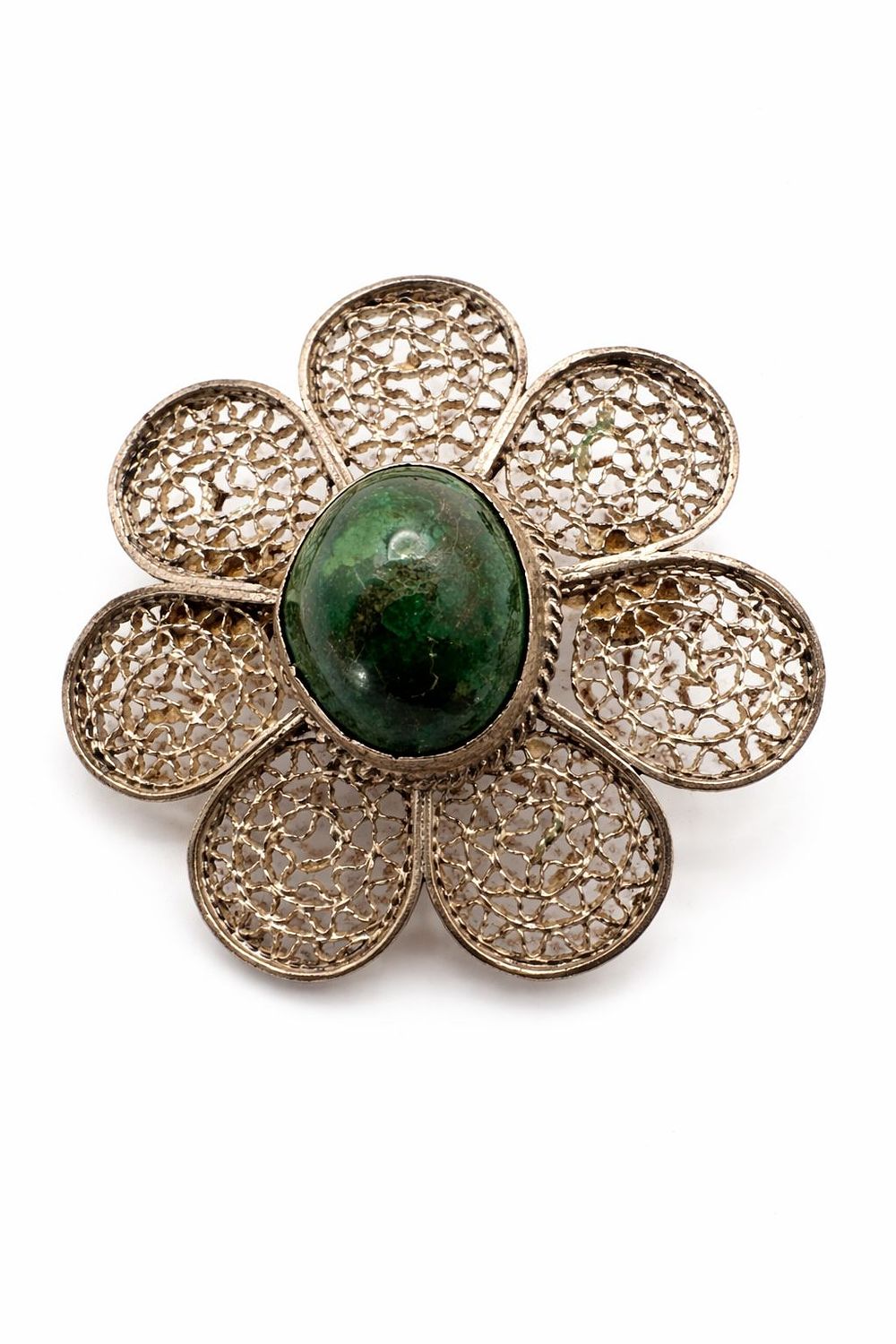 Handcrafted Silver Filigree Floral Brooch with Green Stone, 35 mm diameter. A delicate 