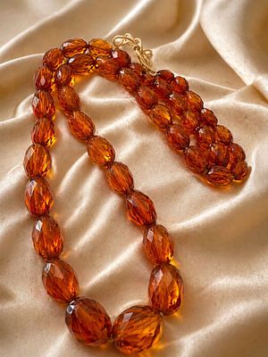 Natural Baltic Amber Necklace Approx. 22g, Polished Honey-Tone Beads. An elegant necklace 