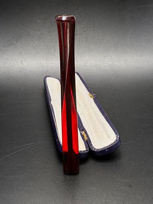 פיית סיגר פאטורן במשקל: 7גר בקליט בגוון Cherry Amber – עם פגמים
. פיית סיגר אלגנטית עשויה בקליט 