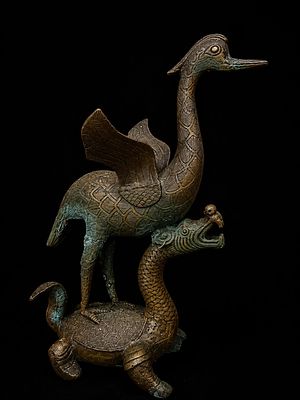 Chinese Bronze Crane on Dragon Turtle (Bixi) Sculpture Height: 31 cm (12.2 in) פסל ברונזה מרשים 
