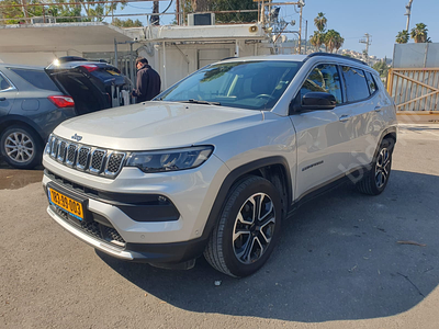 ג'יפ קומפאס מודל 2022. 88,078 ק"מ, יד נוכחית: ראשונה, בעלות נוכחית: פרטי. תיבת הילוכים: אוטומטי