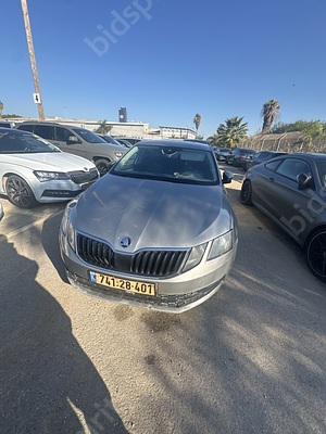 סקודה אוקטביה מודל 2019. 241,933 ק"מ, יד נוכחית: שלישית, בעלות נוכחית: החכר. תיבת הילוכים: 