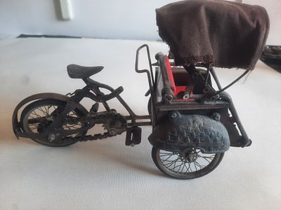 פריט וינטג' ריקשה אופנוע מתכת 
30*20סמ