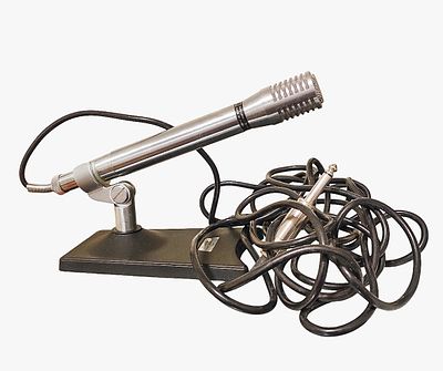 מיקרופון וינטג' מדגם Sansui SDM-1, הכולל את בסיס השולחן המקורי עם לוחית הזיהוי, זרוע מתכת 