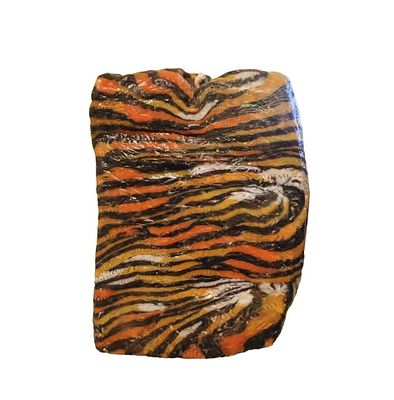 נר שעווה אמנותי מפוספס בצבעים שונים - פריט וינטג' ייחודי, יוצא דופן בצורתו ובצבעיו! לנר יש פתיל 