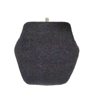 ארנק ערב אלגנטי, חרוזים זעירים בעבודת תפירה צפופה, עבודת יד איכותית של אמצע המאה ה־20, ככל 