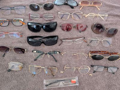 לוט משקפיים