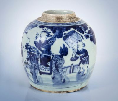 מיכל ג'ינג'ר מפורצלן סיני כחול ולבן, המאה ה-18. גובה: 19 ס"ממצב: טובמקור: עזבון אלברט ביטון