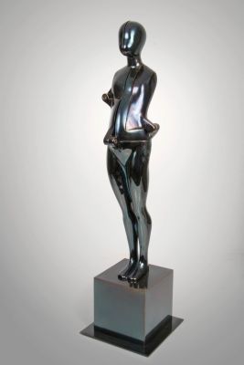 ארנסט טינו טרובה, הכנה ל"איש נופל". טכניקה: ברונזה מצופה ניקל כההתאריך: 1975חתימה: מוטבע 
