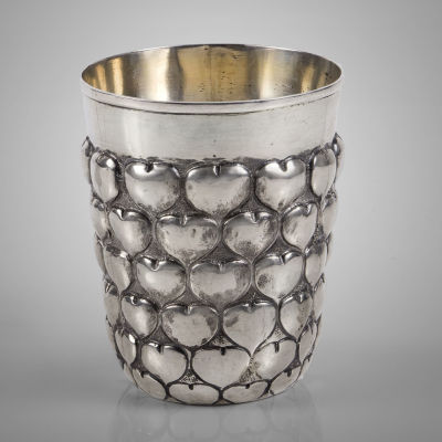 גביע קידוש מכסף מוזהב חלקית, Ludwig Neresheimer, הנאו, גרמניה, סוף המאה ה-19. עבודת יד בריקוע 