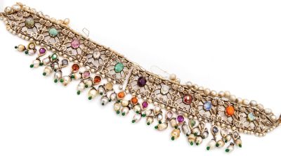 עיטור ראש מפואר לכלה מכסף מוזהב פנינים טבעיות ואבני חן, טורקמניסטן, בוכרה, המאה ה-19. תיאור: 