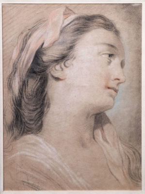 אנטואן פרנסואה קלה (Antoine Fran&ccedil;ois Callet 1741–1823), פרופיל נשי. פחם ופסטל על נייר 
37X27.5 