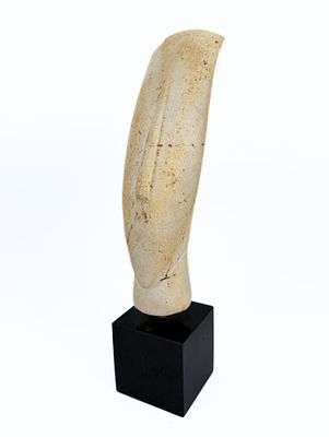 Greek Cycladic Head Figurine. Height: 32 cm 
Condition: For a detailed condition report, please 
