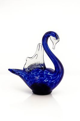 Murano vintage glass figurine – handmade swan sculpture. Height:12 cm
Width:6,5 cm
Provenance: