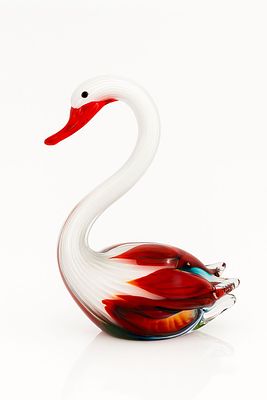 A VINTAGE SALVIATI MURANO SWAN FIGURINE. Height:22,5 cm
Width:18,5 cm
Provenance: Collection