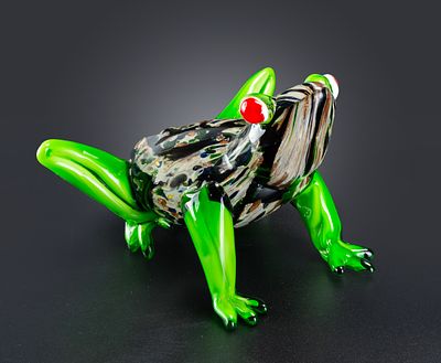 VINTAGE MURANO GLASS FROG FIGURINE. Description
Height: cm
Width: cm
Provenance: Collection