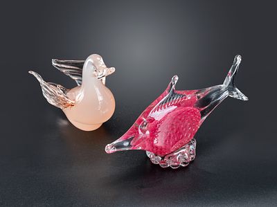 PAIR OF VINTAGE MURANO GLASS FIGURINES: DUCK AND DOLPHIN. Height: cm
Width: cm
Provenance: