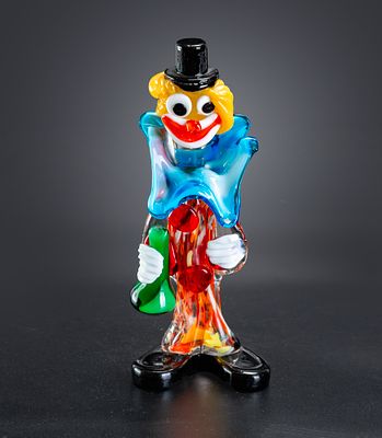 VINTAGE MURANO ART GLASS CLOWN FIGURINE. Height: cm
Width: cm
Provenance: Collection of Yafit