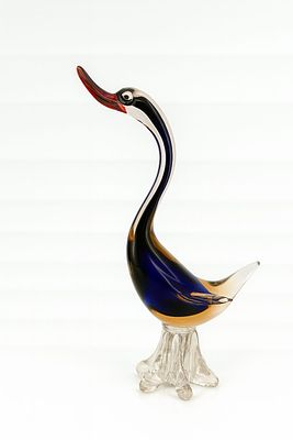 Elegant Murano Glass Swan Figurine. Height:31,5 cm
Width: 14 cm
Provenance: Collection of