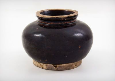 A Large Chinse Henan Type Black Glazed Late Northern Song Dynasty Ceramic Jar, 13th Century. 