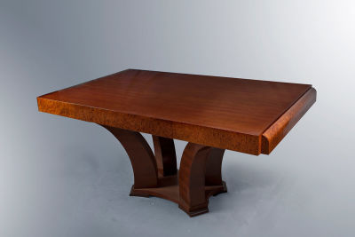 A Fine Art Deco Mahogany and Imbuia Dining Table, Circa 1920. Dimensions Height 74 cm; width: 