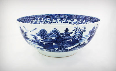 A Fine Chinese Qing Dynasty Blue and White Large Bowl, Qianlong Period (1735-1796). Dimensions 