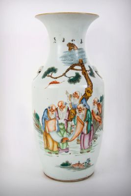 A Chinese Polychrome Porcelain Vase, Early 20th Century. <span 