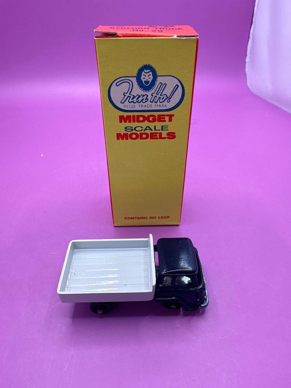 Lot 176: Fun Ho Midget scale models. No 29 Bedford...