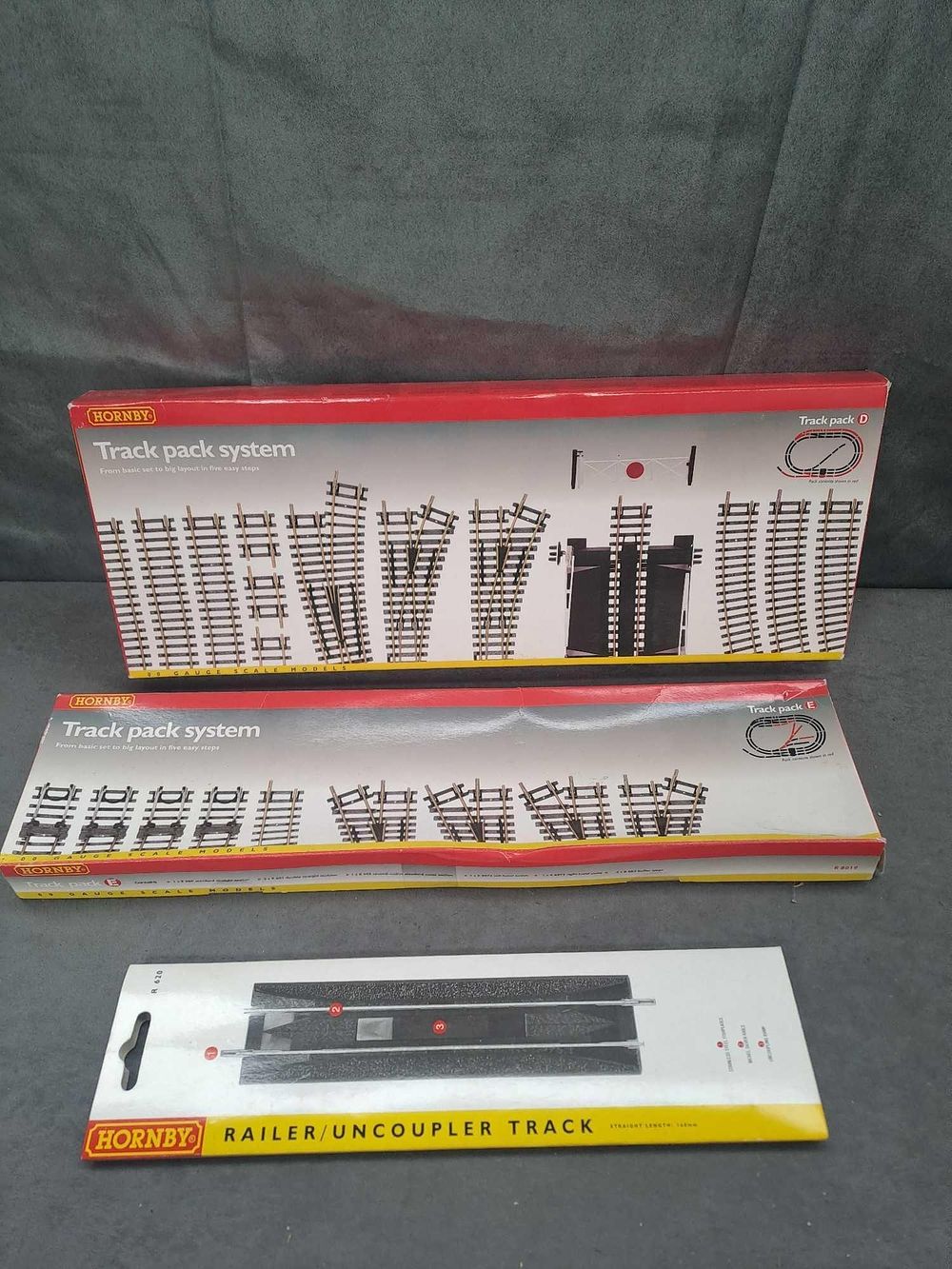 Lot 190: Hornby trck including track pack D system 00...