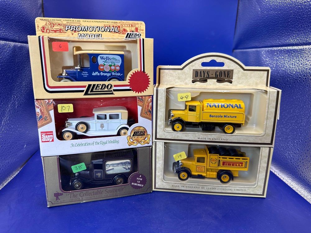 Lot 221: 5 X Lledo Diecasts Promotional Vehicles Includes A...