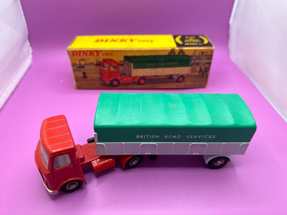 Lot 276: Dinky Aec Articulated Lorry #914 British Road Services...