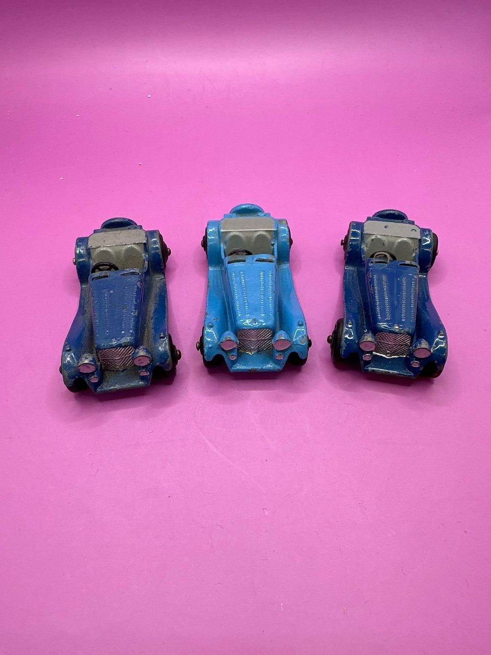 Lot 293: 3 X Dinky Toys Jaguar Unboxed Diecasts 2...