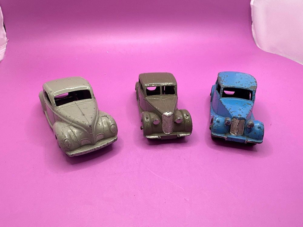 Lot 295: 3 X Dinky Toys Unboxed Lincoln Zefhyr In...