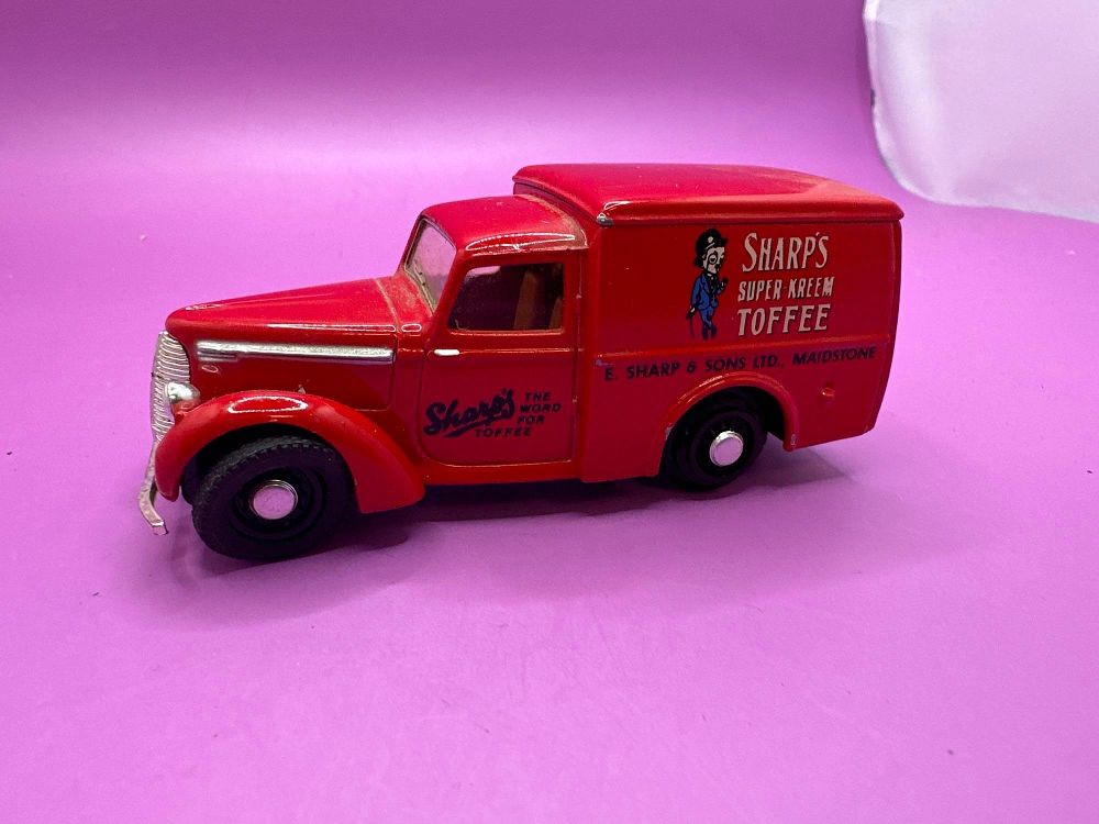Lot 305: Dinky/ Matchbox Unboxed Commer 8 Cwt Van 1948...
